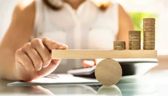 Financial Minimalism: Transform Your Finances with Simple Habits